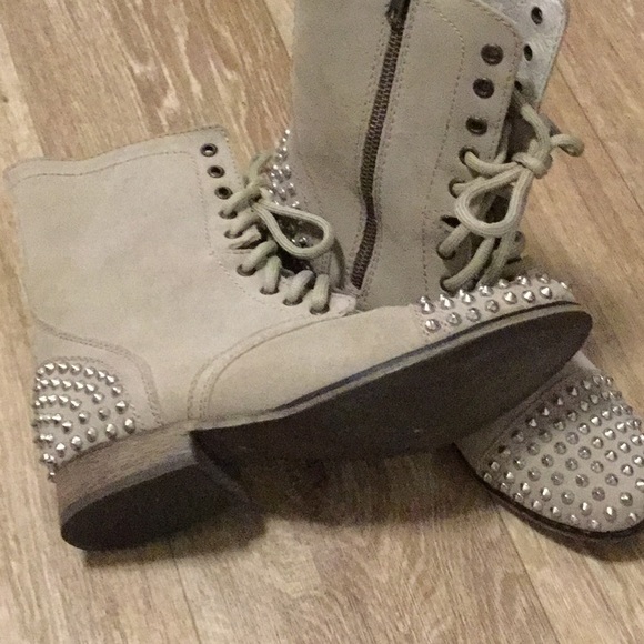 Steve Madden studded boots in Tan - Picture 2 of 2
